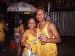 Oktober 10 Anos
